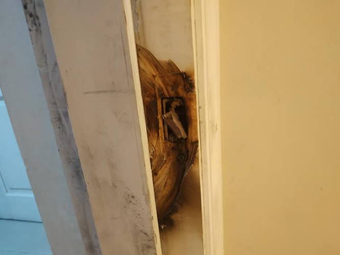 Trộm phá cửa căn hộ chung cư Ciputra đục két sắt trộm tài sản hơn 8 tỷ đồng - ảnh 2