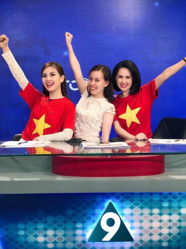 Vân Hugo làm thơ, MC - BTV của VTV sang Trung Quốc cổ vũ U23 Việt Nam - ảnh 8