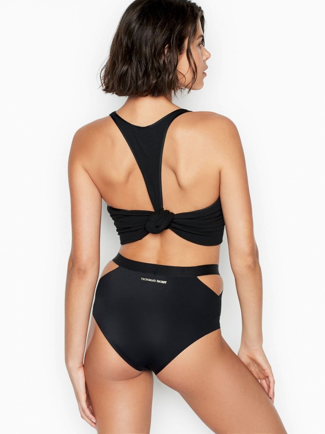 Siêu mẫu 9x bán nude, đẹp hút hồn với nội y - ảnh 9