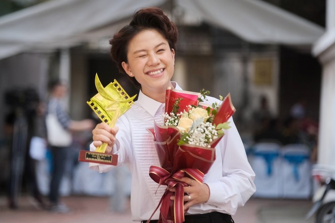 Showbiz Việt 14/5/2020: Cát Phượng lên tiếng trước tin đồn mua giải - ảnh 2
