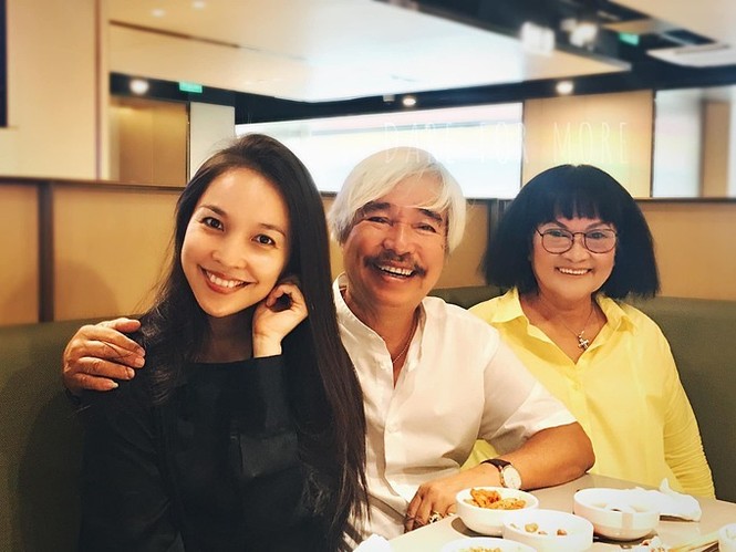 Showbiz 21/5: Quốc Trường-Bảo Anh tình tứ tại sự kiện, Phượng Chanel khoe nội y trên phố - ảnh 6