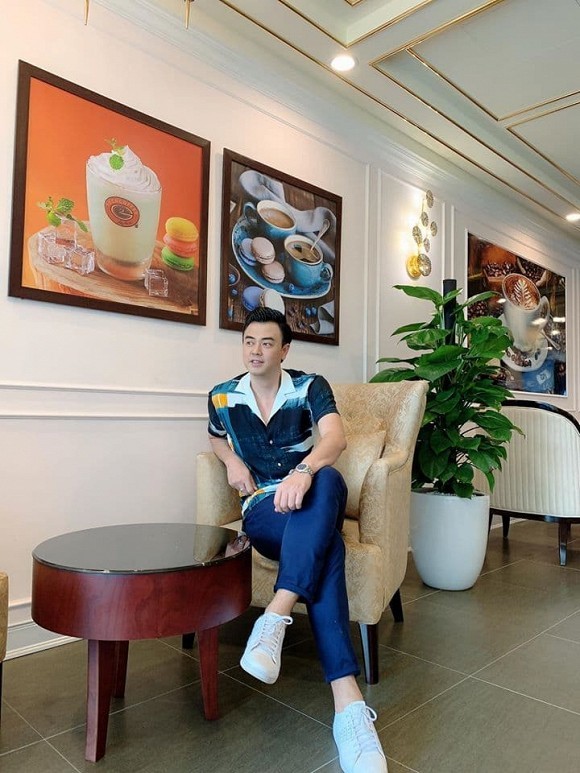 Showbiz 21/5: Quốc Trường-Bảo Anh tình tứ tại sự kiện, Phượng Chanel khoe nội y trên phố - ảnh 10