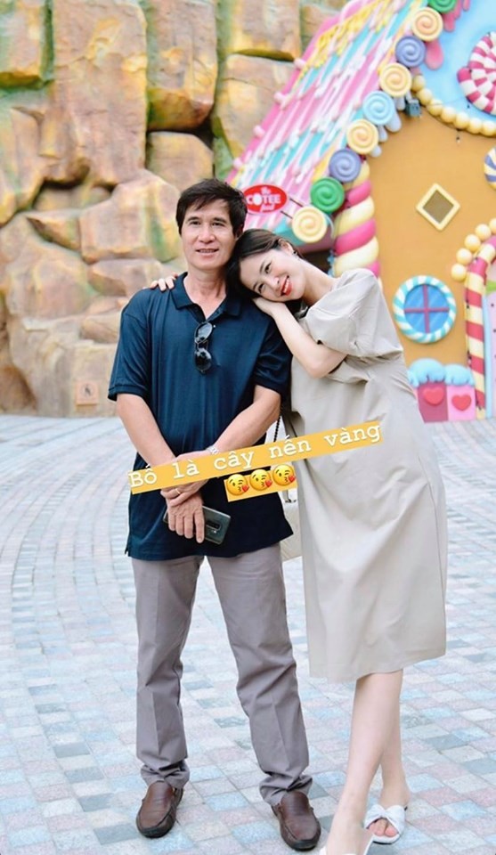 Showbiz 26/5: Diễm Mỹ 9x thả ngực, Trang Trần gây bức xúc khi