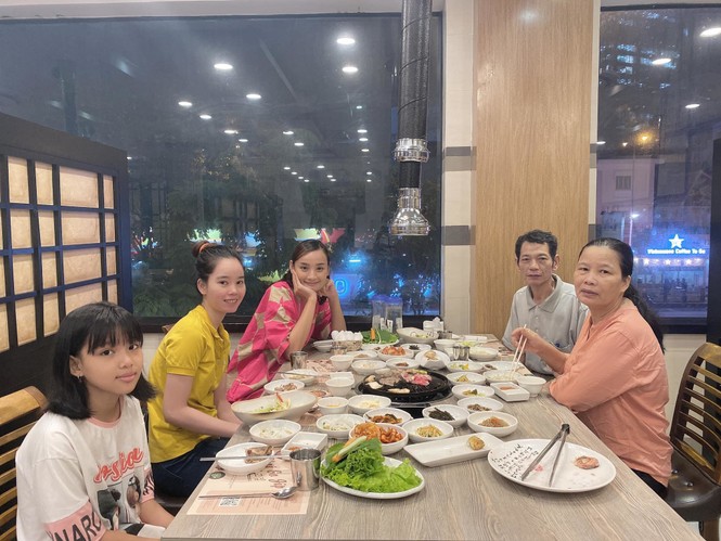 Showbiz 6/6: Đông Nhi mũm mĩm ở tháng thứ 4 thai kì - ảnh 12