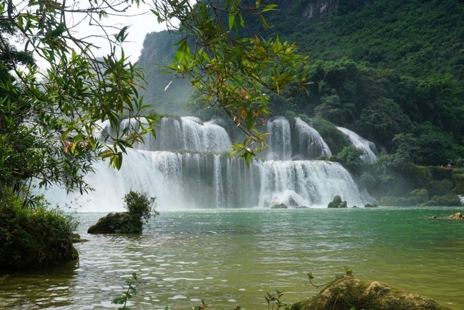 Bản Giốc: Địa điểm tránh nóng cực chất giữa mùa hè nóng bức - ảnh 1