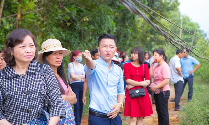 Cất tấm bằng đại học, chàng trai rời thành phố về quê mở trang trại
