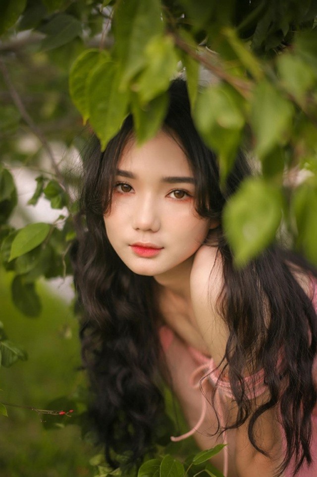 Sắc màu SV 1/8: Nữ sinh sở hữu nhan sắc như