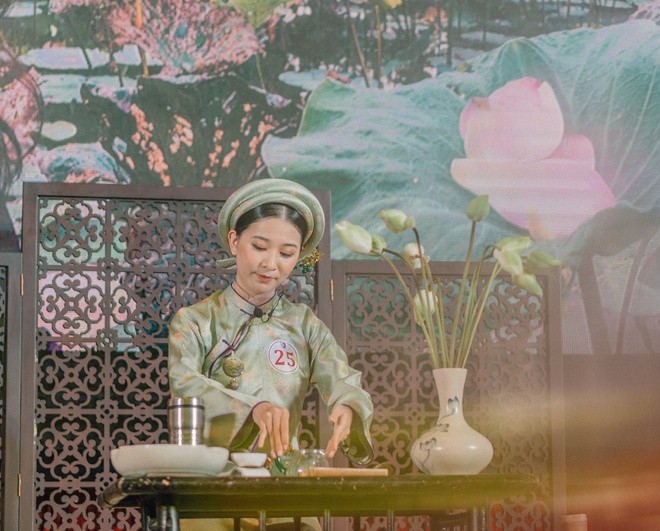 Sắc màu SV 1/8: Nữ sinh sở hữu nhan sắc như