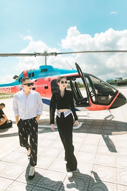 Ngọc Trinh táo bạo tạo dáng trên bàn ăn;Lan Khuê không được đi chơi vì lý do bất khả kháng - ảnh 4