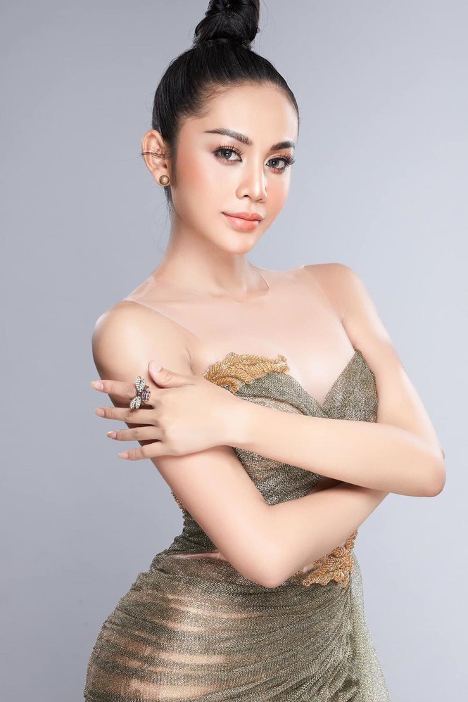 Diệu Nhi gây bất ngờ khi hát cải lương; Hai nàng hậu diện váy đỏ chót khoe vòng 1 quyến rũ - ảnh 11