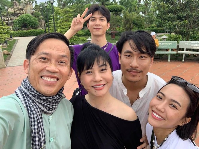 Diệu Nhi gây bất ngờ khi hát cải lương; Hai nàng hậu diện váy đỏ chót khoe vòng 1 quyến rũ - ảnh 12
