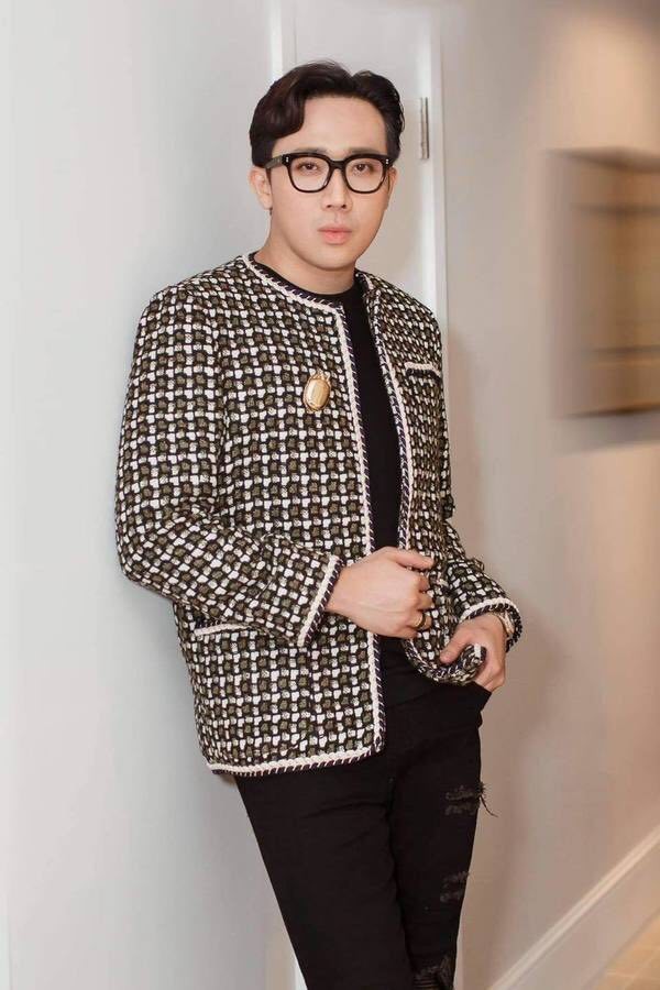 Tiểu Vy thị phạm catwalk cho thí sinh Hoa hậu Việt Nam; Trấn Thành bán nước hoa 99k? - ảnh 12