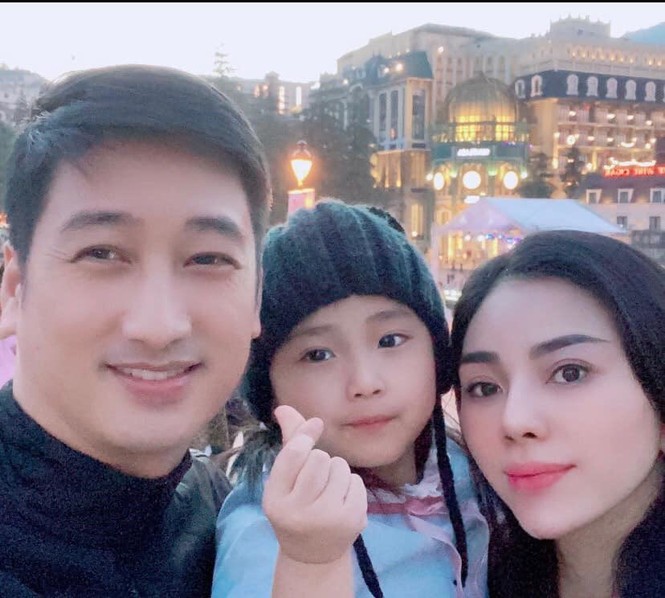 Hoài Linh kêu gọi được hơn 6 tỷ đồng cho bà con miền Trung; Tóc Tiên xuống phố cực ngầu - ảnh 4