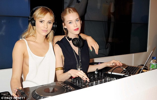 Siêu mẫu hoàng gia Mary Charteris - ảnh 12