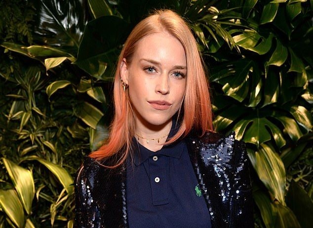 Siêu mẫu hoàng gia Mary Charteris - ảnh 2