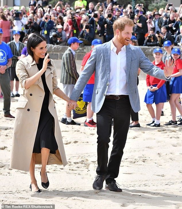 'Soi' tủ giày phong cách của công nướng Anh Meghan Markle - ảnh 3