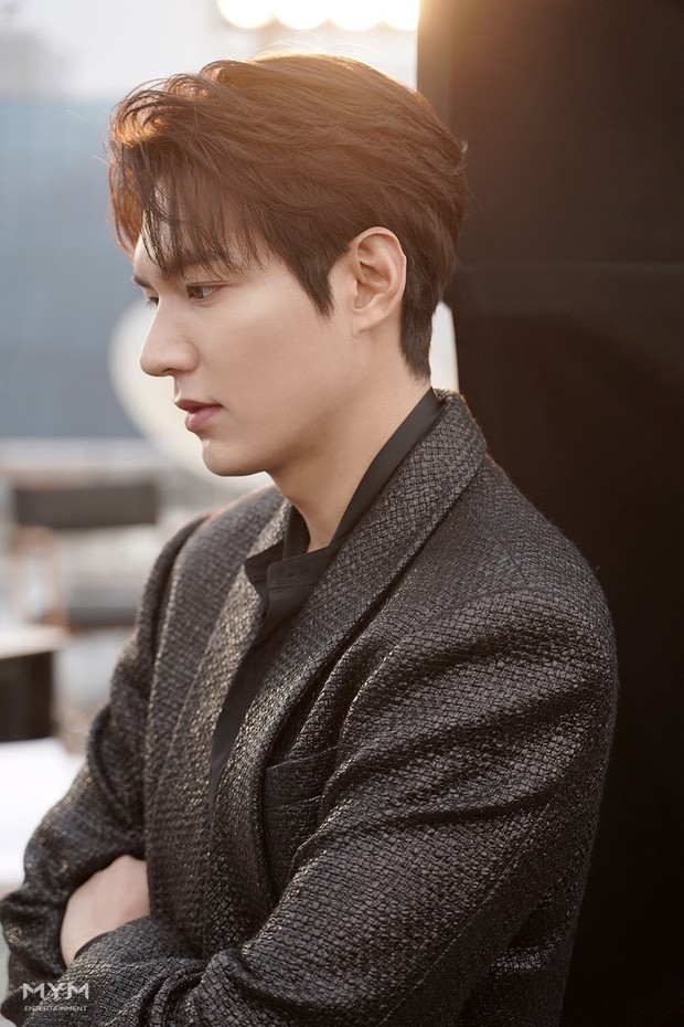 Điên đảo trước nhan sắc cực phẩm của 'Quân vương bất diệt' Lee Min Ho - ảnh 1