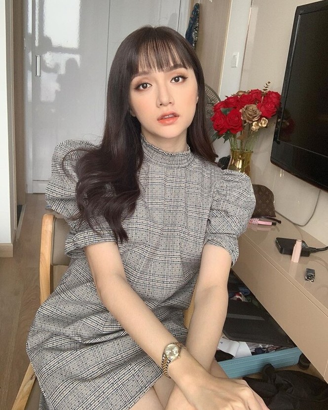 Trái ngược vẻ nghiêm túc lên hình, MC Quang Minh đăng clip 'lầy lội' gây sốt - ảnh 10
