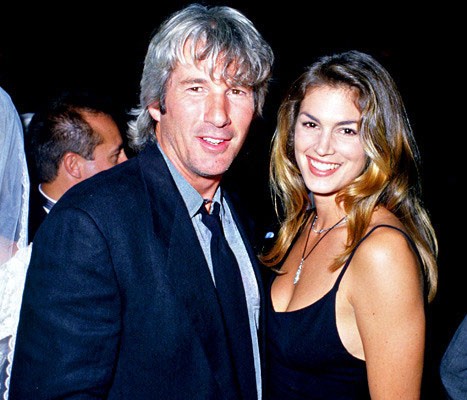 Vẻ đẹp kinh điển của huyền thoại làng mẫu Cindy Crawford - ảnh 9