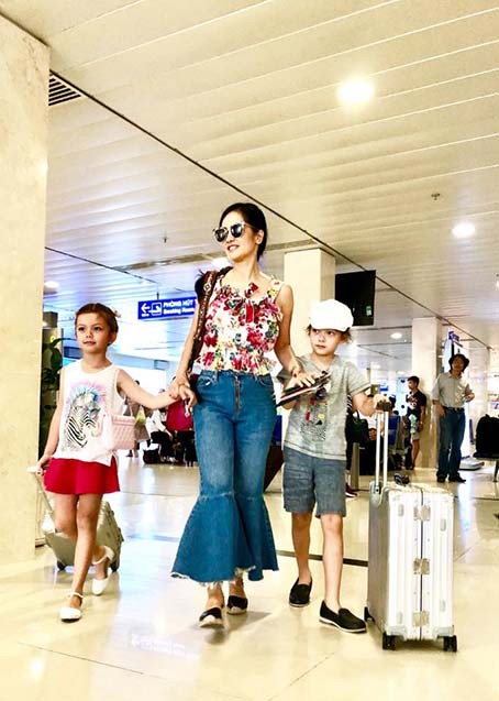 Phát sốt với vẻ lai tây 'thần thánh' của cặp song sinh nhà Hồng Nhung - ảnh 1