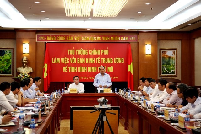 Thủ tướng: Không được chủ quan trong chỉ đạo điều hành kinh tế - ảnh 1