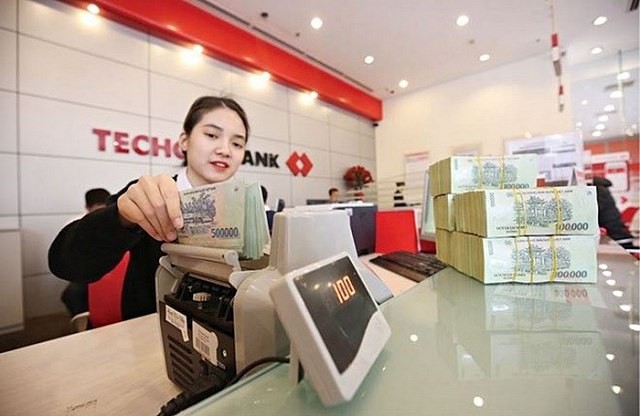 Lãi suất liên ngân hàng tăng mạnh - ảnh 2