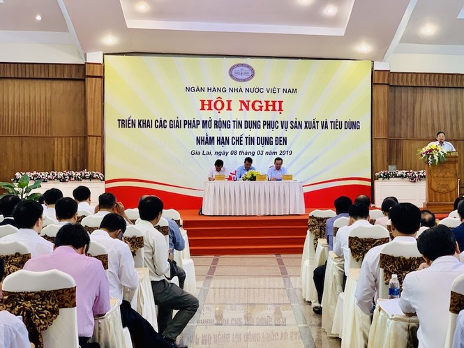Nhiều vụ việc tội phạm liên quan đến tín dụng đen, Ngân hàng có giải pháp gì - ảnh 1