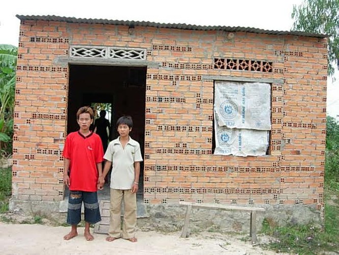 Mừng ông Huỳnh Văn Nén có nhà mới - ảnh 1