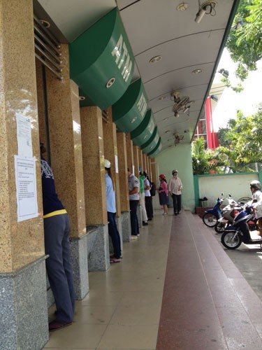 ATM, Internet Banking đua 'xin lỗi' vì quá tải - ảnh 2