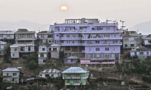 Ngôi nhà 100 phòng của người đàn ông có 39 vợ - ảnh 1