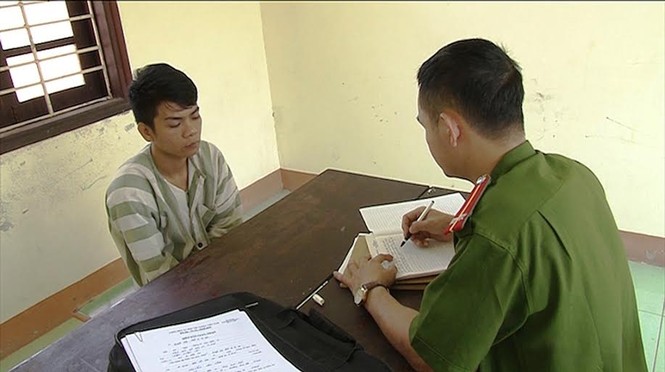 Kẻ nghiện canh trước tiệm vàng cướp dây chuyền - ảnh 1