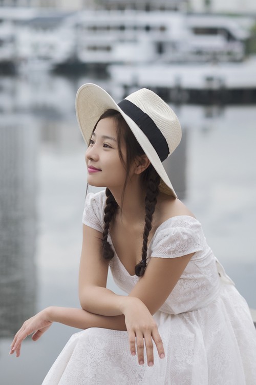 Diễn viên 'Tôi thấy hoa vàng trên cỏ xanh' khám phá vịnh Manila - ảnh 1