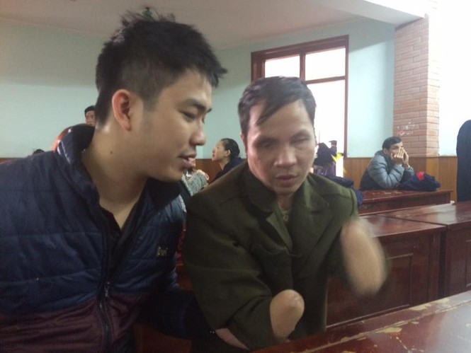 Xúc động với những sinh viên ‘đặc biệt’ - ảnh 11