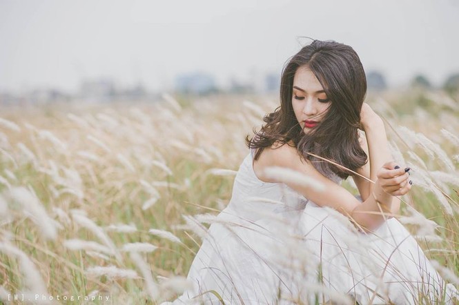 Miss Đại học Quốc gia duyên dáng yêu kiều bên ‘bạch mã’ - ảnh 5