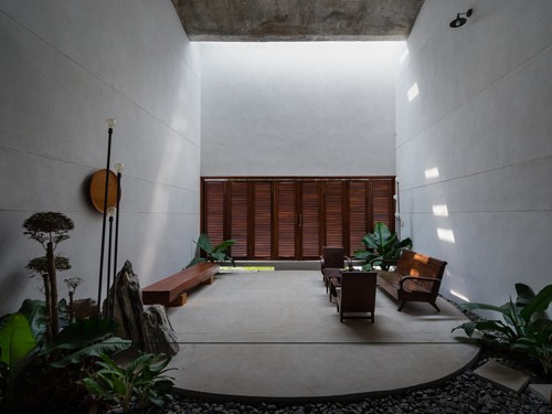Căn nhà ‘hiện đại- quá khứ’ cho gia đình 3 thế hệ - ảnh 4