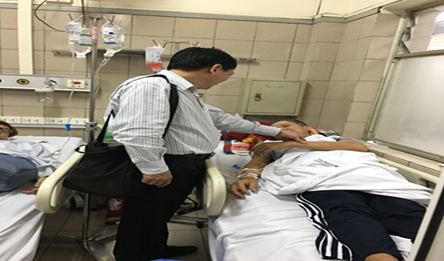 7 người nhập viện nghi ngộ độc rượu sau tiệc tân gia - ảnh 3