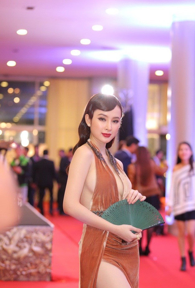 Angela Phương Trinh ‘chơi trội’ với váy phát sáng tại thảm đỏ MAMA 2017 - ảnh 6