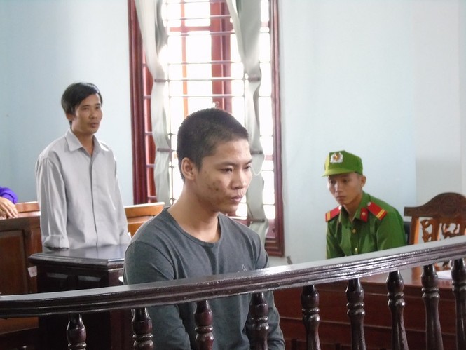 Bé gái 12 tuổi nhiều lần 'tâm sự' với bạn trai trong vườn - ảnh 1