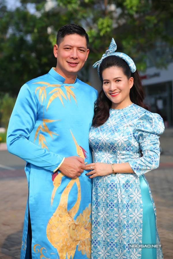 Bình Minh đưa vợ con đi dạo đường hoa, chụp ảnh Tết - ảnh 8