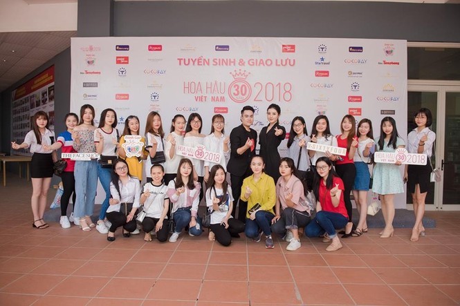 Huyền My truyền cảm hứng cho các nữ sinh đăng ký thi Hoa hậu VN - ảnh 2