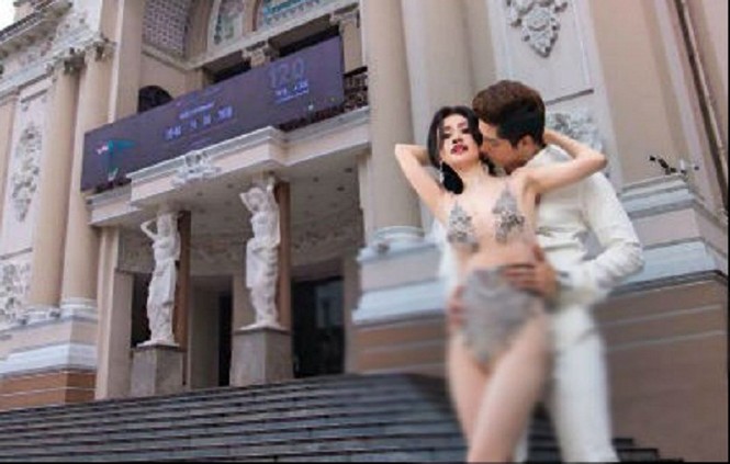 Showbiz 11/10: Diễn viên 'Căn hộ 69' bị ‘ném đá’ vì khoe ảnh phản cảm - ảnh 1