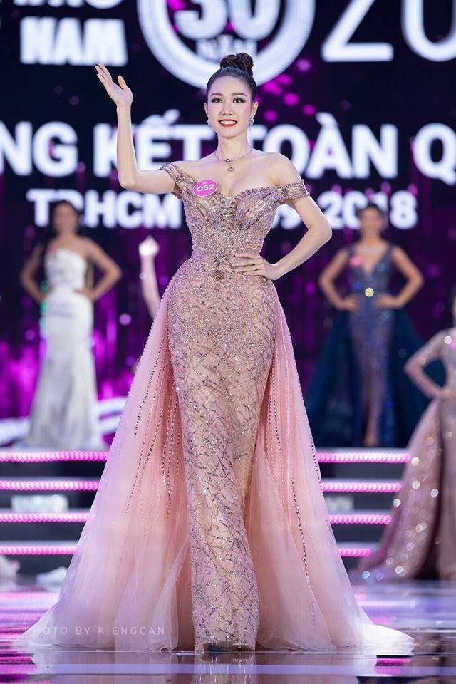 Á hậu Thúy An kể chuyện mượn tiền mua quà tặng mẹ 20/10 - ảnh 2