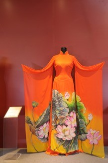 Tôn vinh áo dài tại triển lãm di sản Việt Nam - ảnh 3