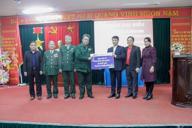 BIDV và báo Tiền Phong đến với thương binh tại Trung tâm Nho Quan, Ninh Bình - ảnh 4