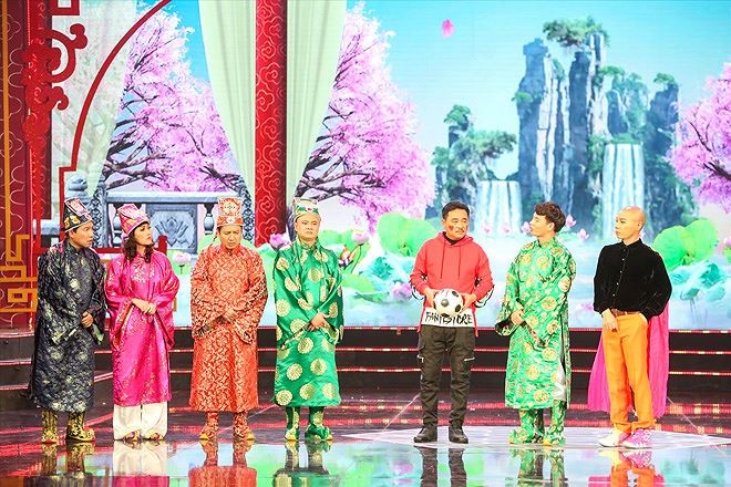 Showbiz 2/2: Hồ Quang Hiếu đăng đàn đòi nợ công khai gây ‘choáng’ - ảnh 2