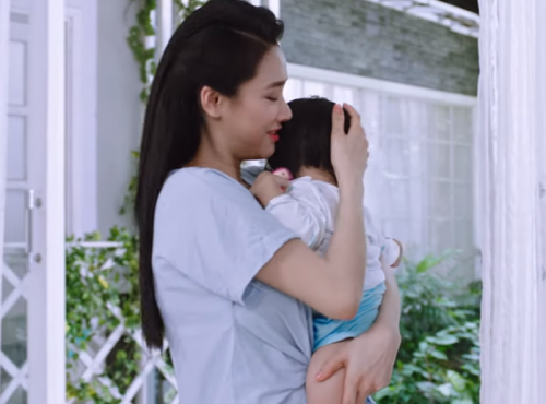 Xuất hiện hình ảnh cận mặt con gái Trường Giang- Nhã Phương ? - ảnh 1