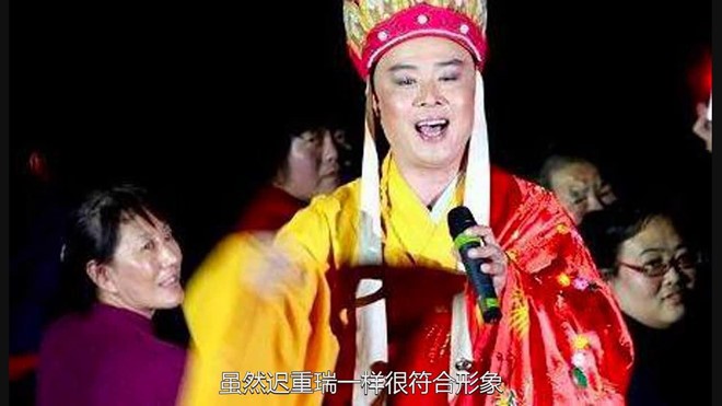 'Đường Tăng' Từ Thiếu Hoa mặc áo cà sa diễn tụ điểm bình dân ở tuổi 61 - ảnh 2