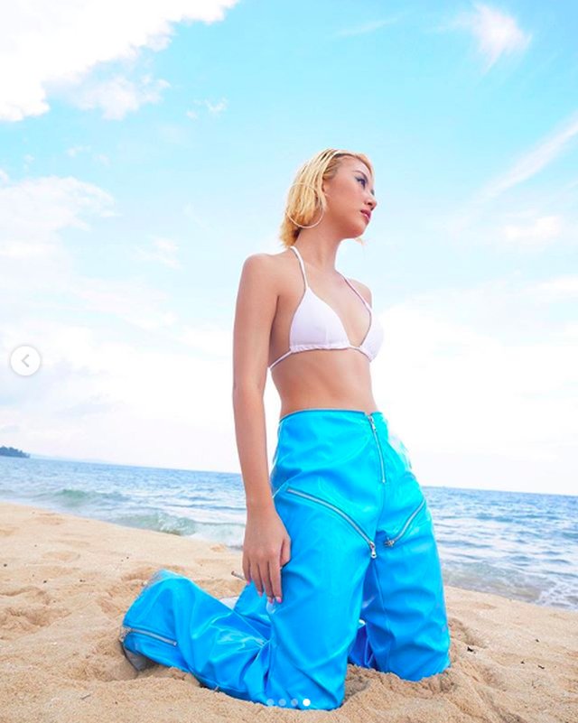 Hot girl Việt đua nhau khoe dáng nóng bỏng trên bãi biển mùa hè - ảnh 2