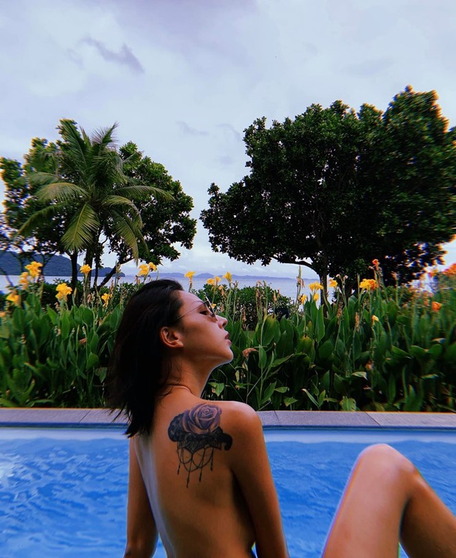 ‘Bom sex’ showbiz Việt tung ảnh bán nude ‘nhức mắt’ - ảnh 2