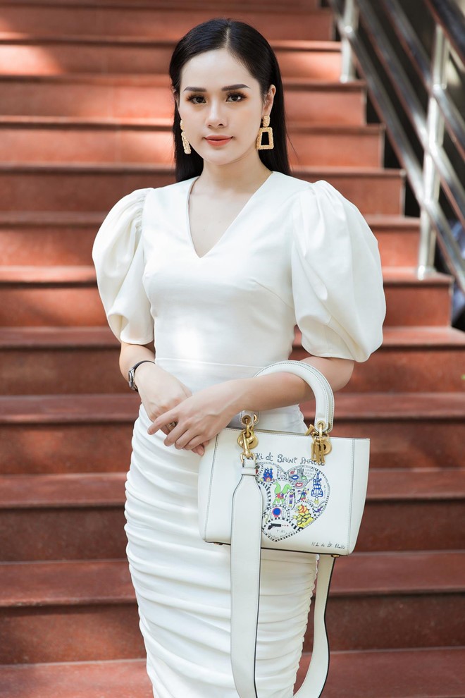 Bạn gái cầu thủ U23 lọt Chung khảo Miss World Việt Nam là ai? - ảnh 1